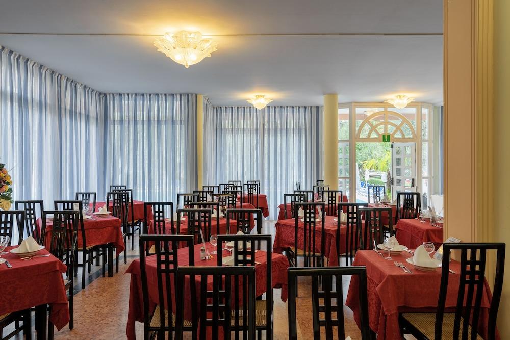 Hotel Royal Garda  Zewnętrze zdjęcie