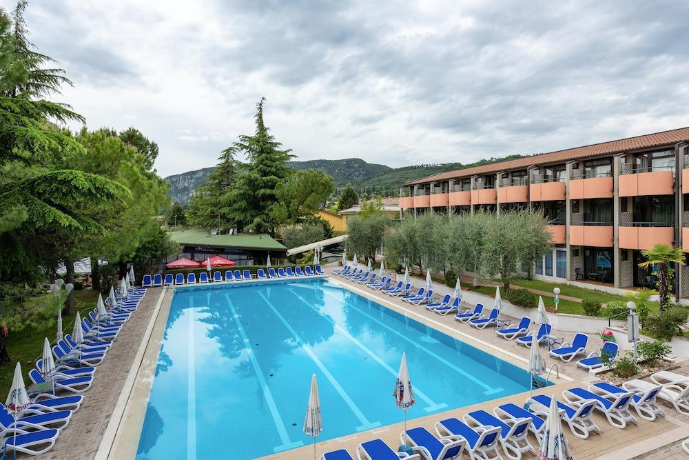 Hotel Royal Garda  Zewnętrze zdjęcie