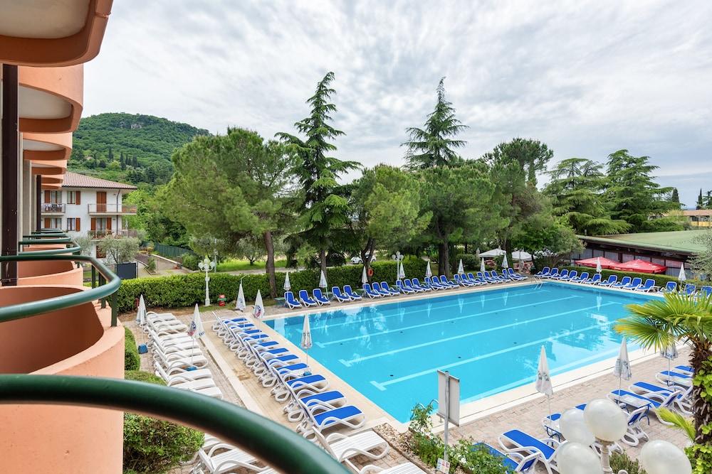 Hotel Royal Garda  Zewnętrze zdjęcie