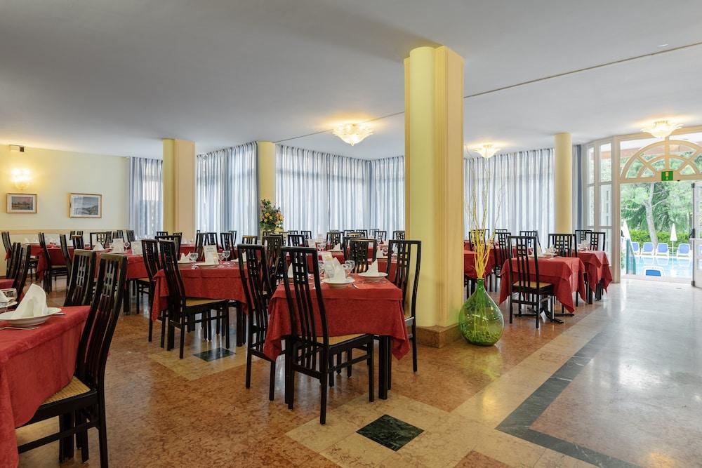 Hotel Royal Garda  Zewnętrze zdjęcie
