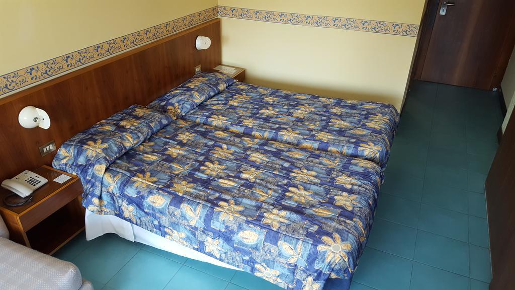 Hotel Royal Garda  Zewnętrze zdjęcie
