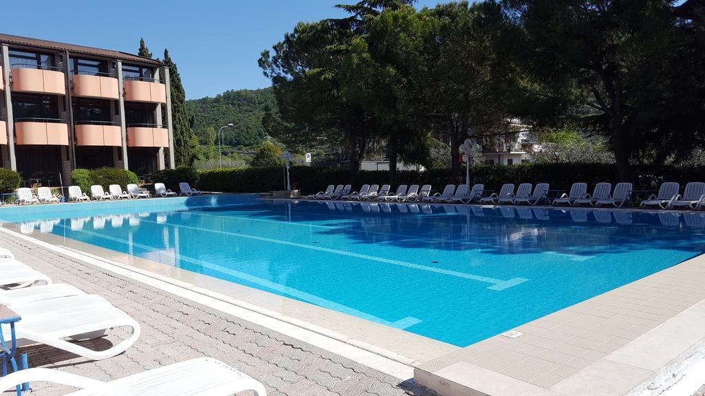 Hotel Royal Garda  Zewnętrze zdjęcie